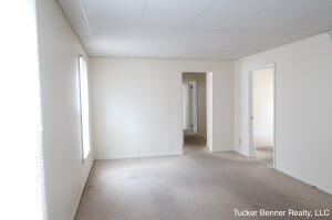 293 N 3rd Avenue Property Photo 6