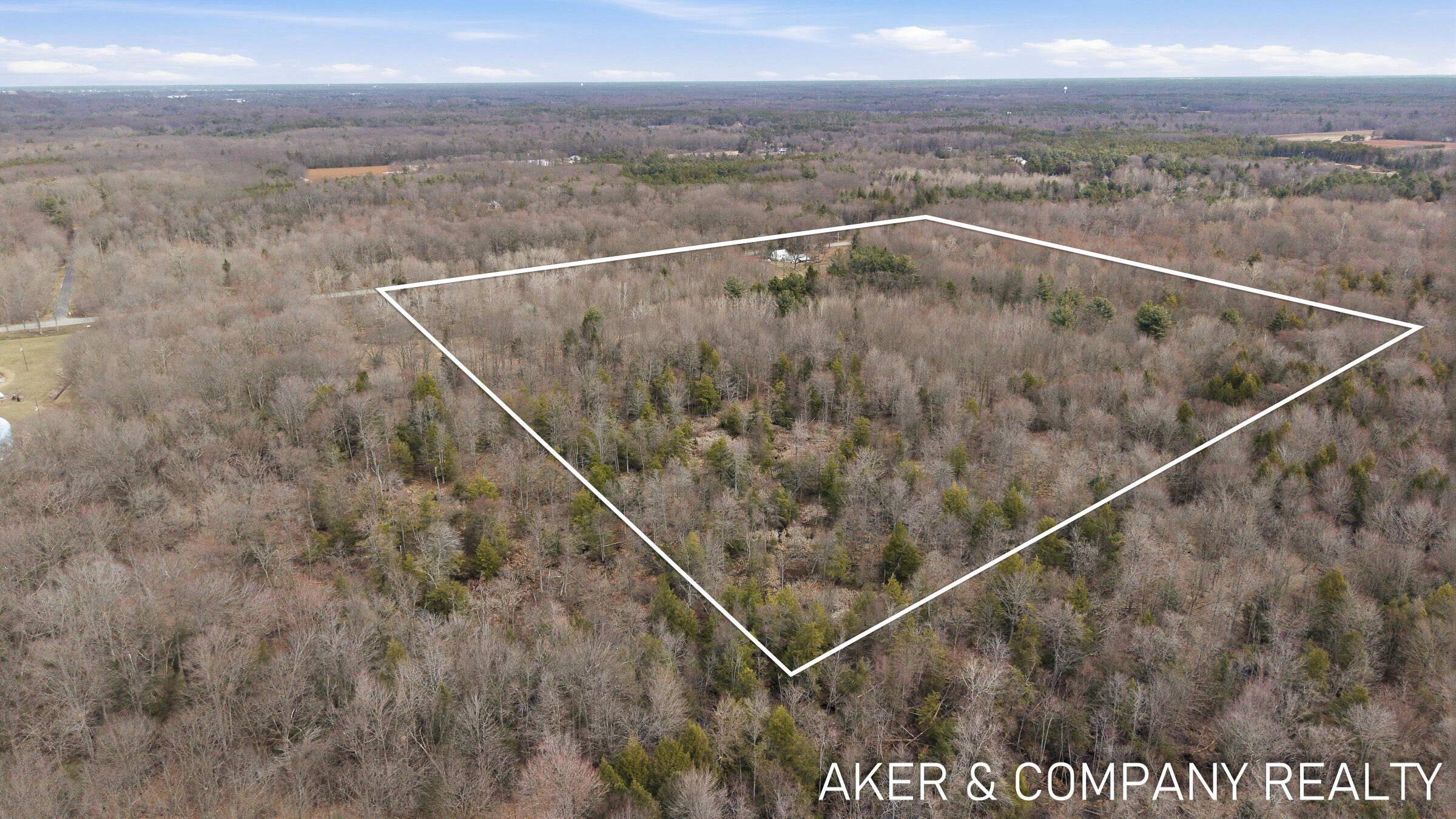 17078 Lake Michigan Drive Property Photo 3
