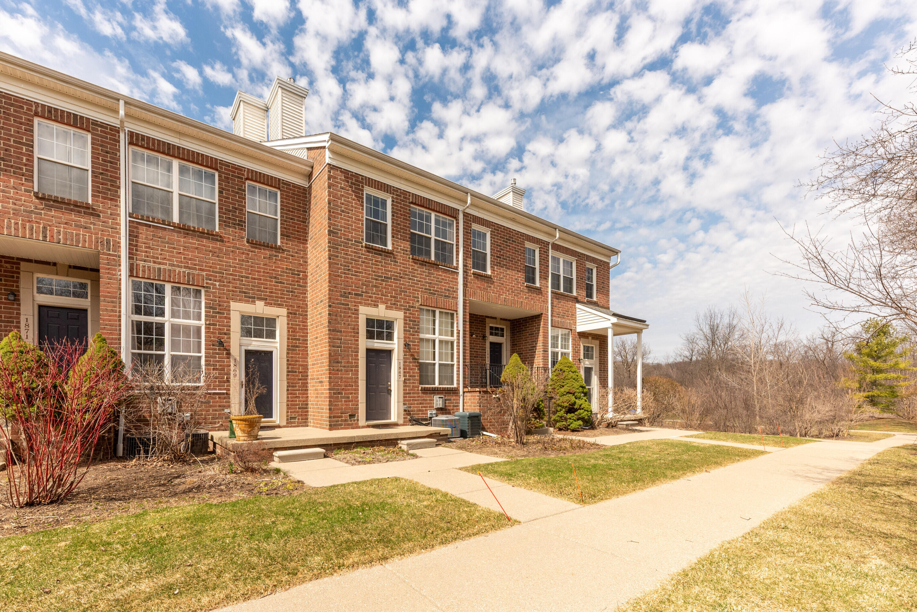 1867 Lindsay Lane