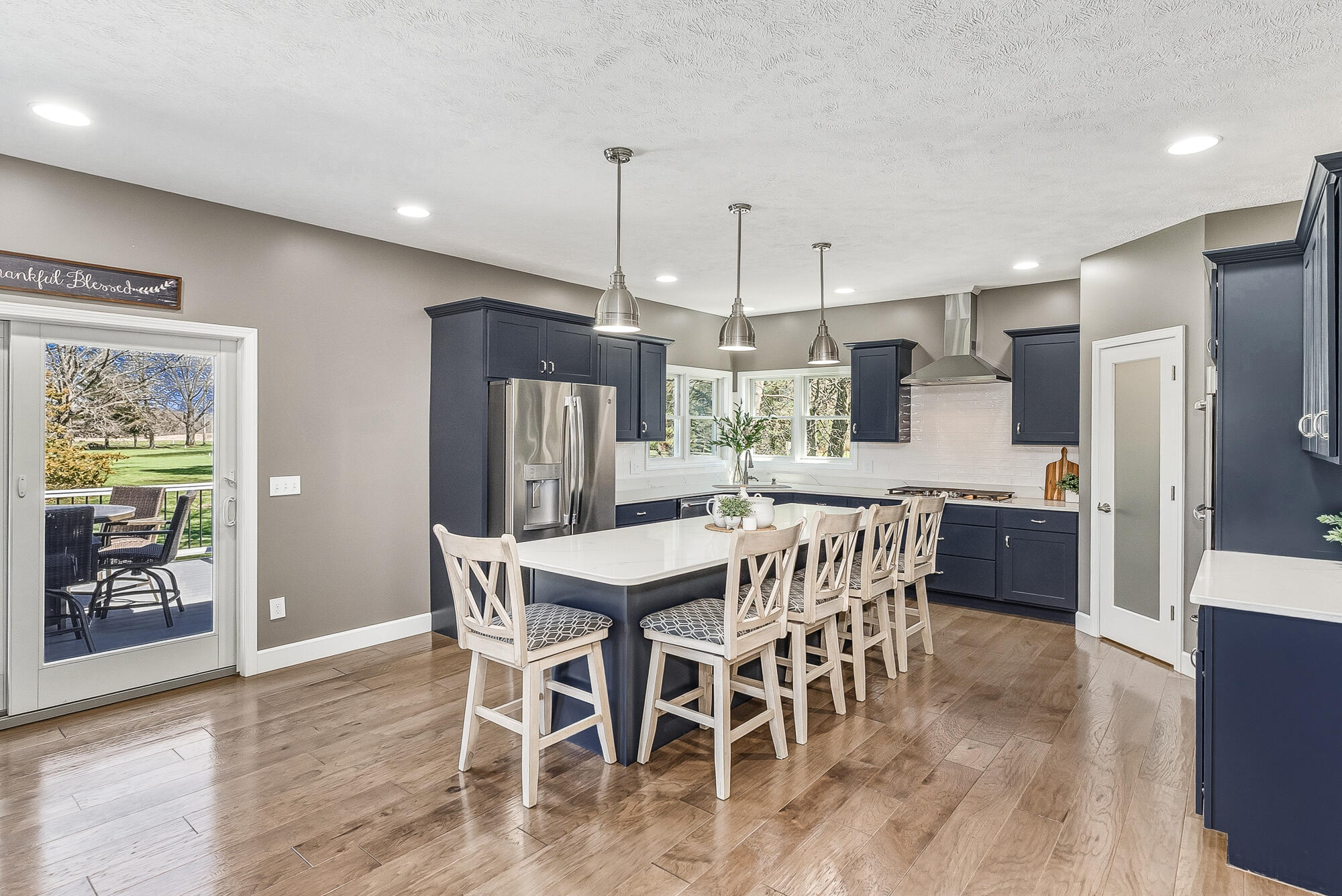 52039 Kern Drive Property Photo 6