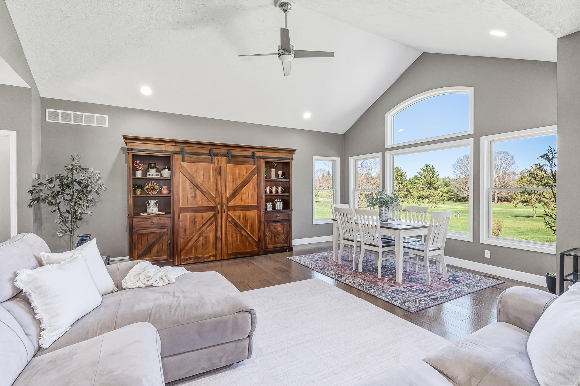 52039 Kern Drive Property Photo 16