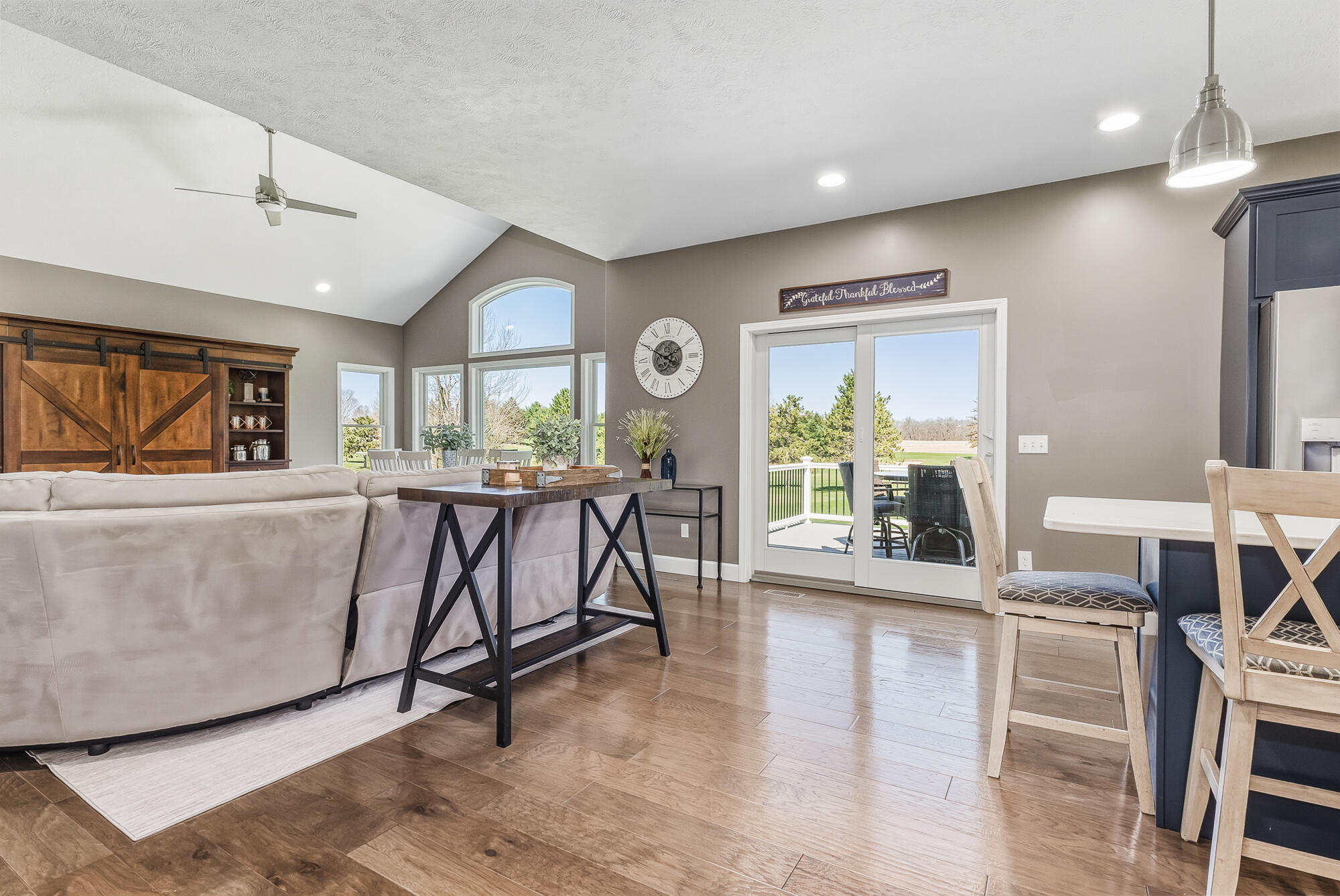 52039 Kern Drive Property Photo 17