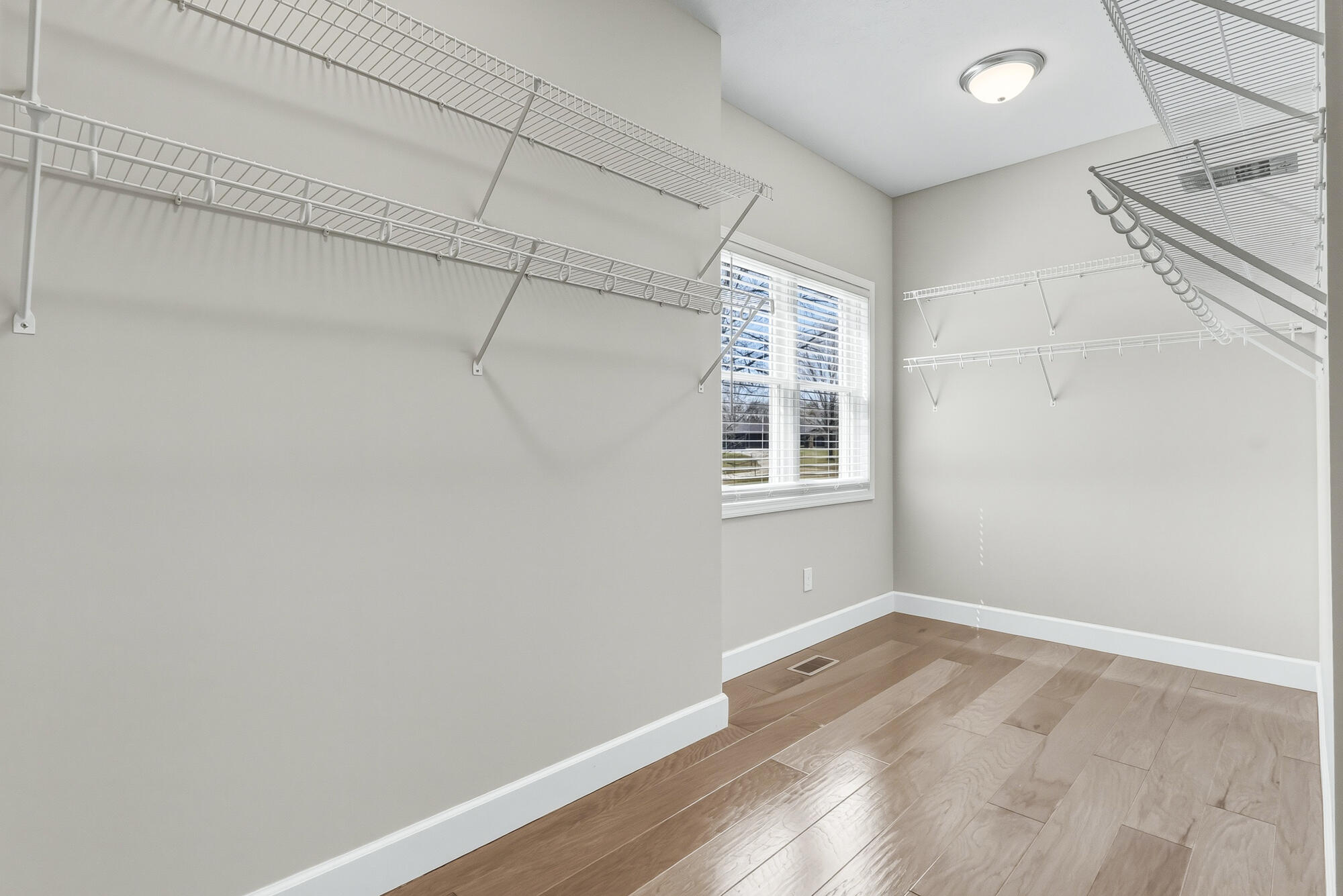 52039 Kern Drive Property Photo 23