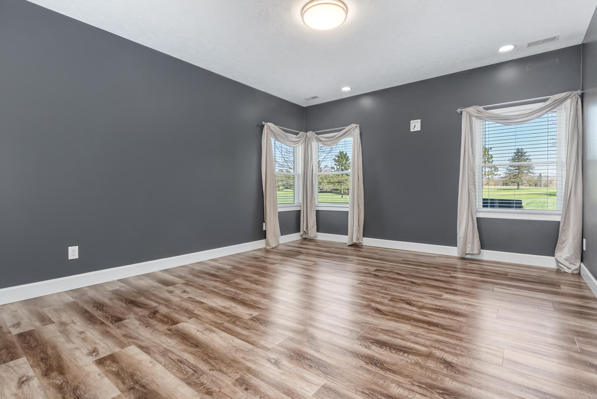 52039 Kern Drive Property Photo 33