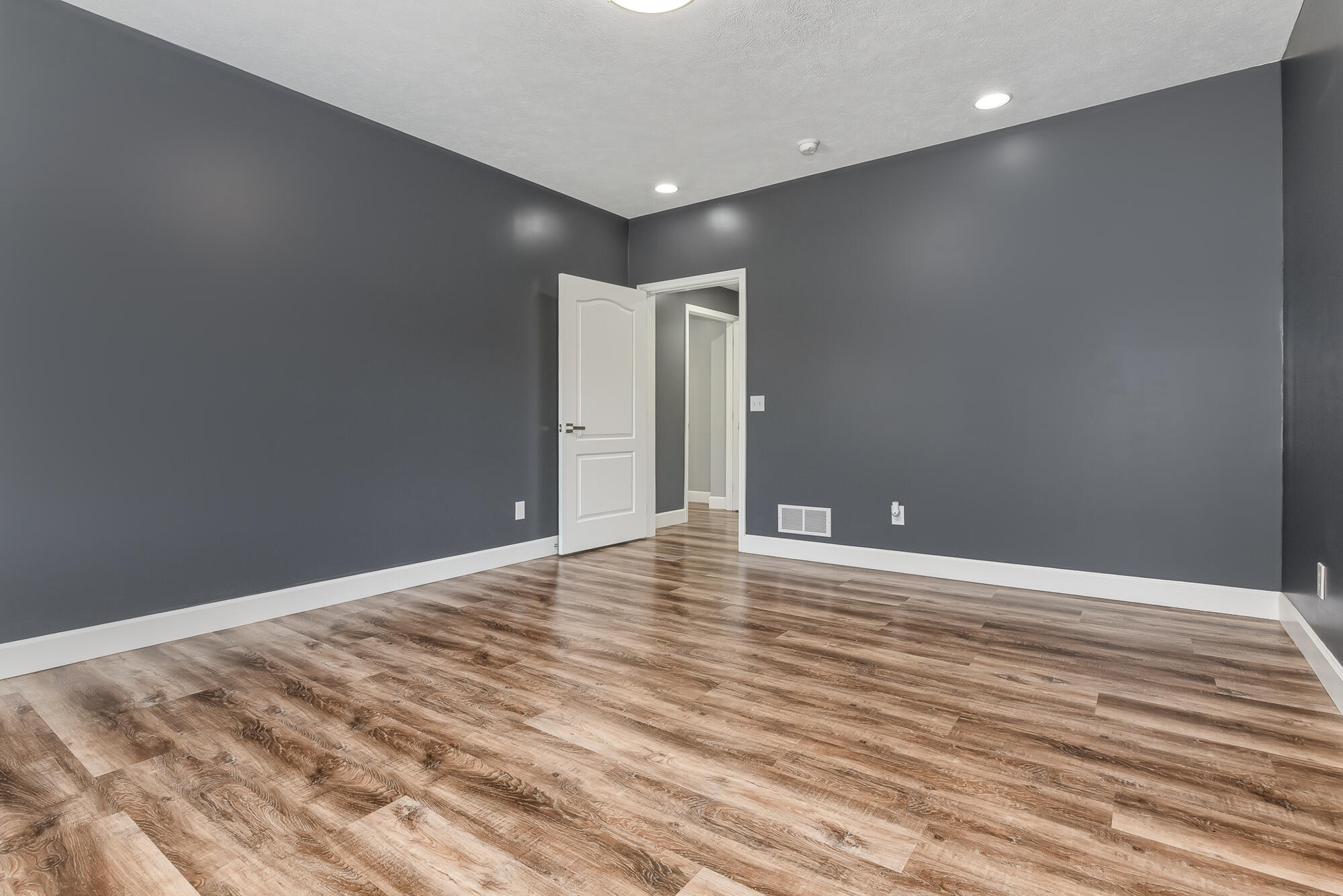 52039 Kern Drive Property Photo 37