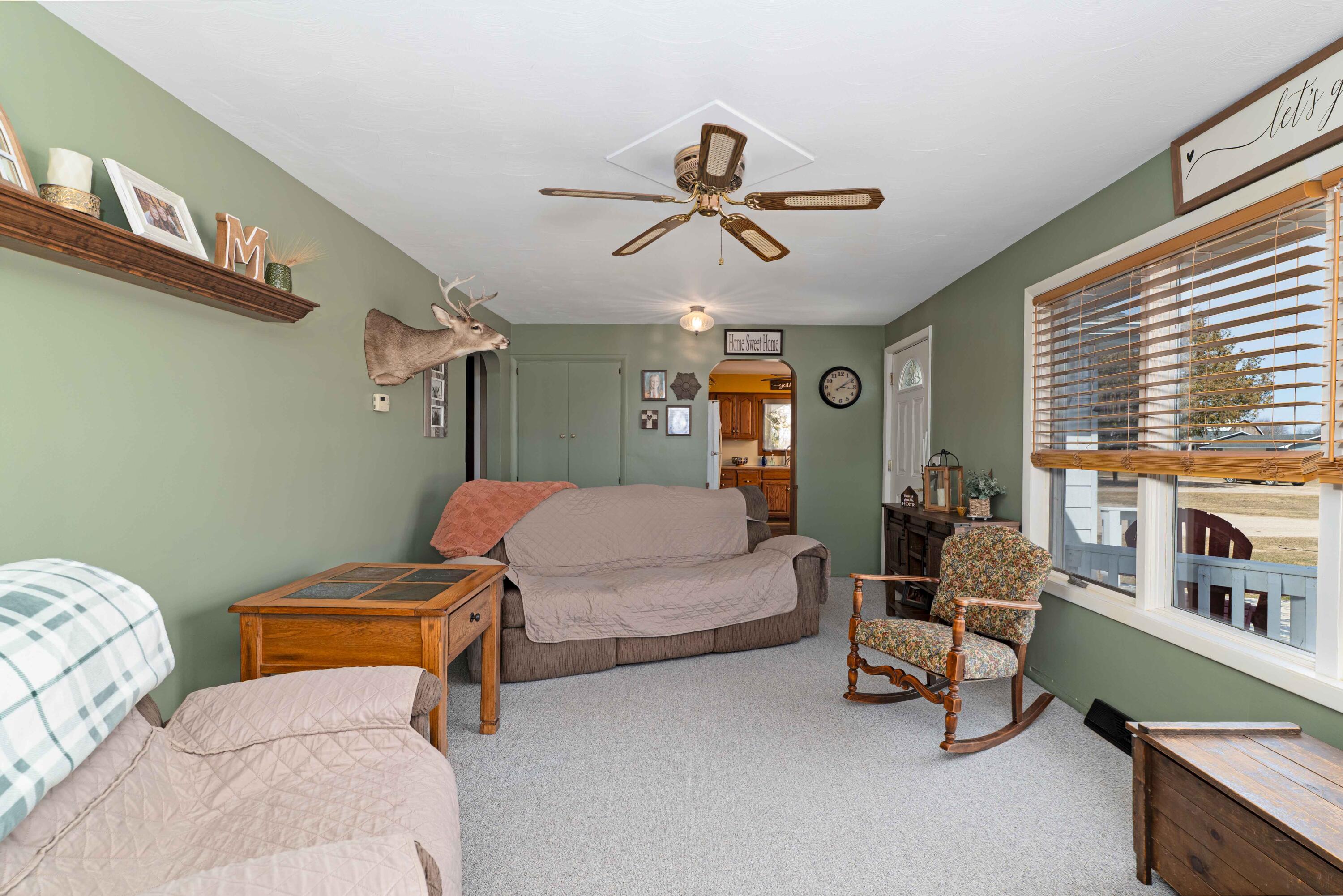 6740 S Eberhart Avenue Property Photo 4
