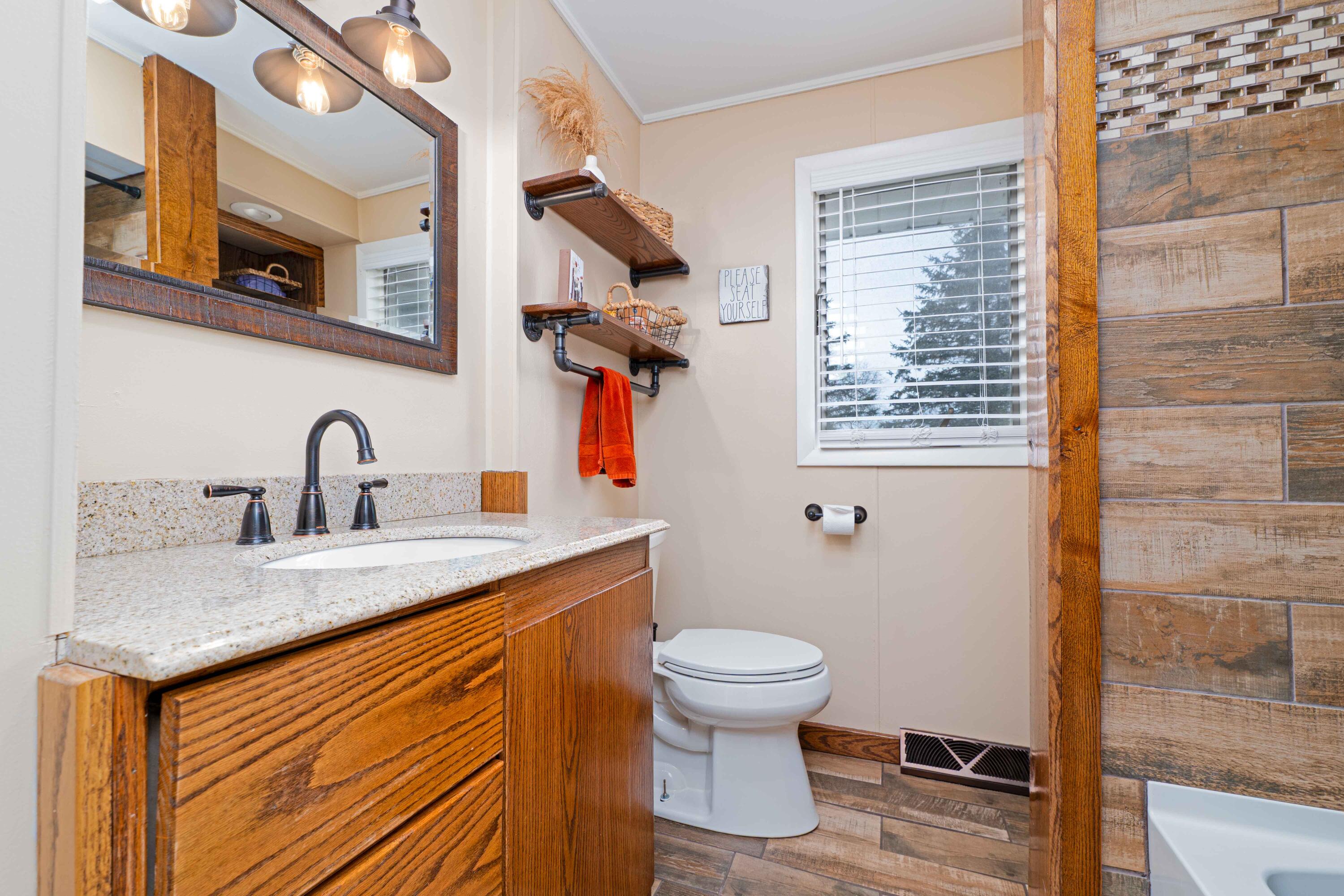 6740 S Eberhart Avenue Property Photo 10