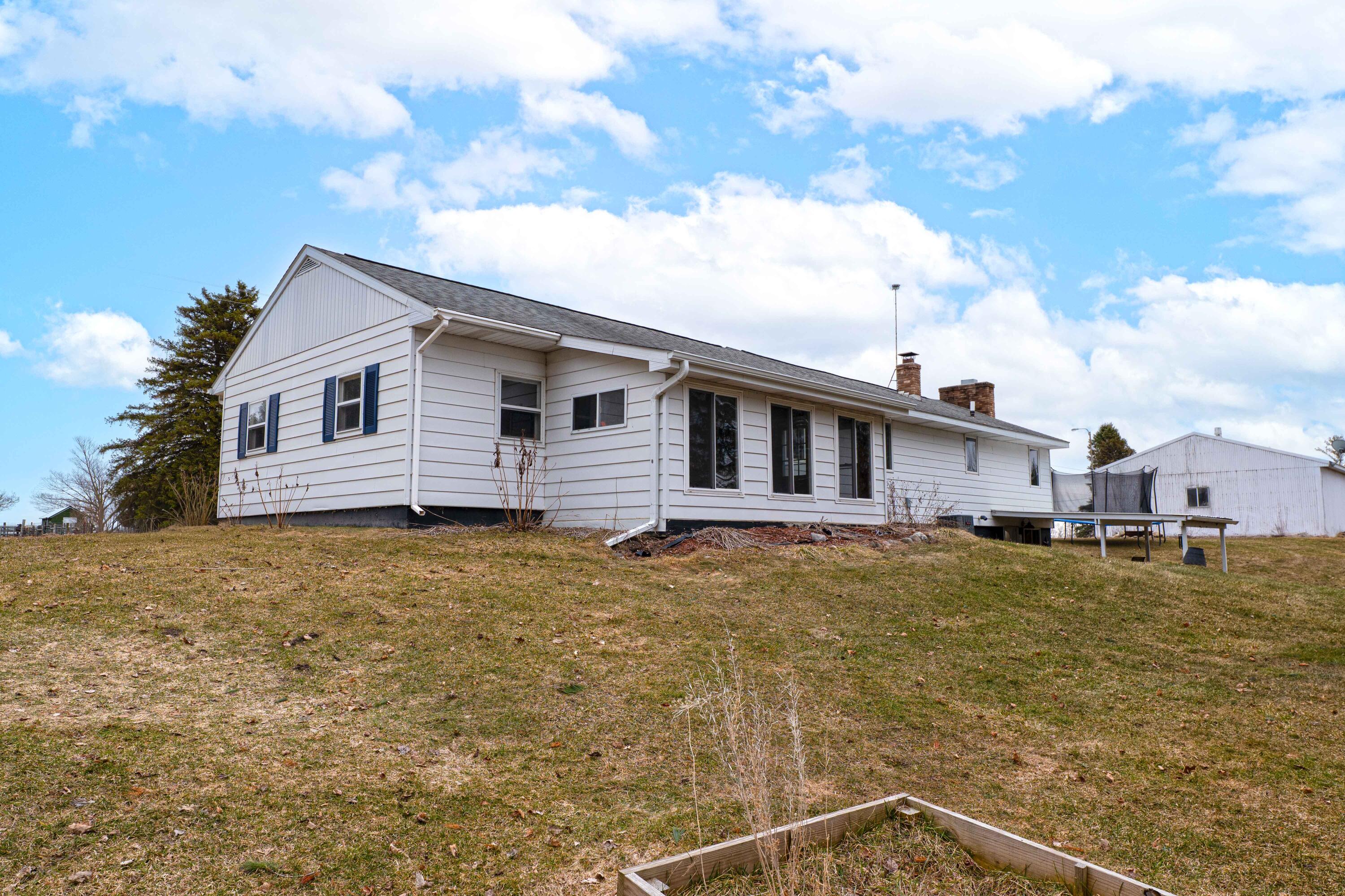 6740 S Eberhart Avenue Property Photo 28