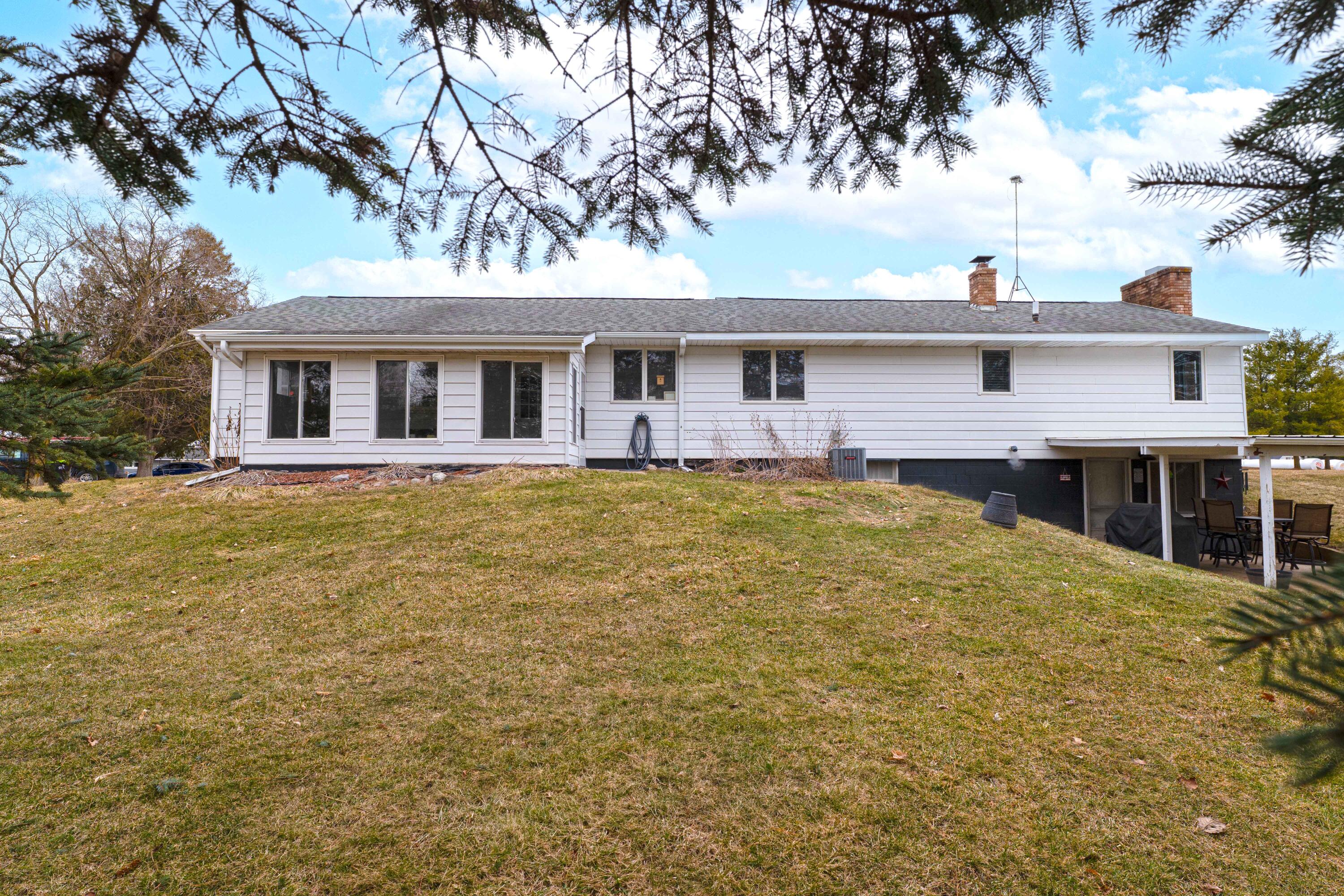 6740 S Eberhart Avenue Property Photo 29