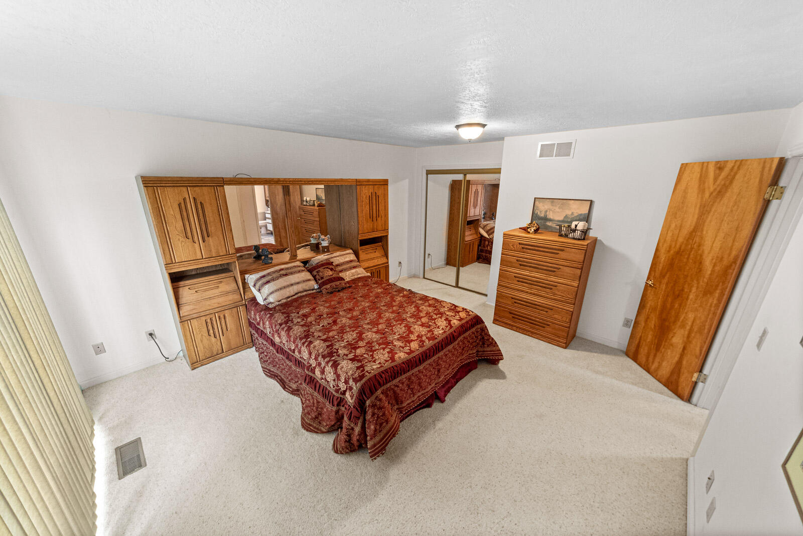 19976 M-60 Property Photo 16