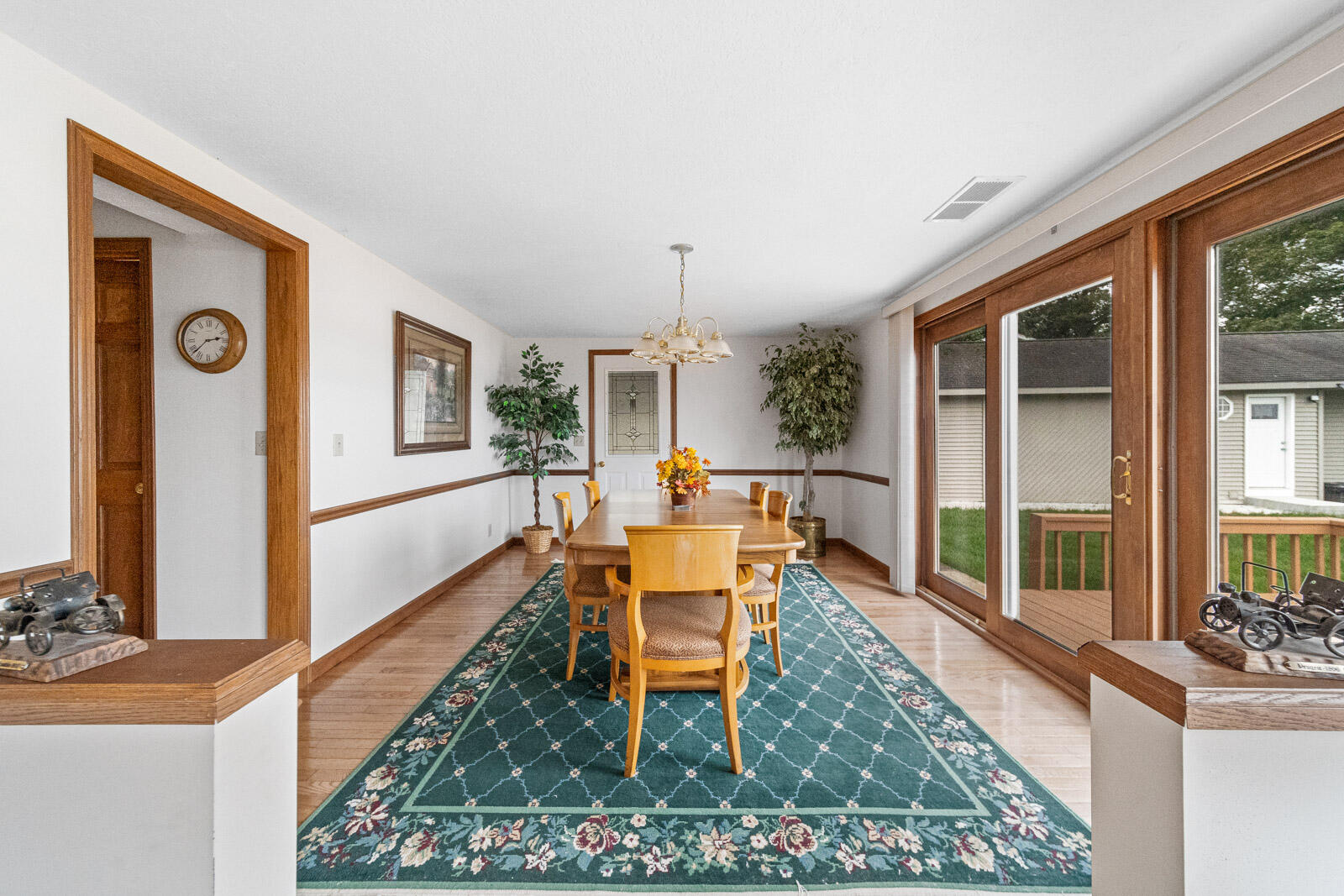 19976 M-60 Property Photo 21