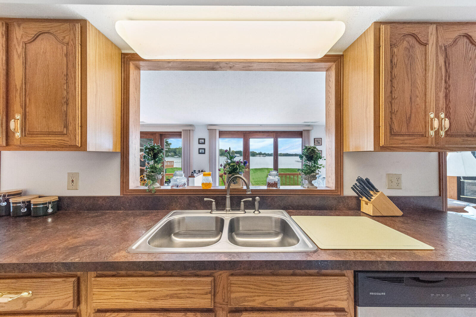 19976 M-60 Property Photo 22