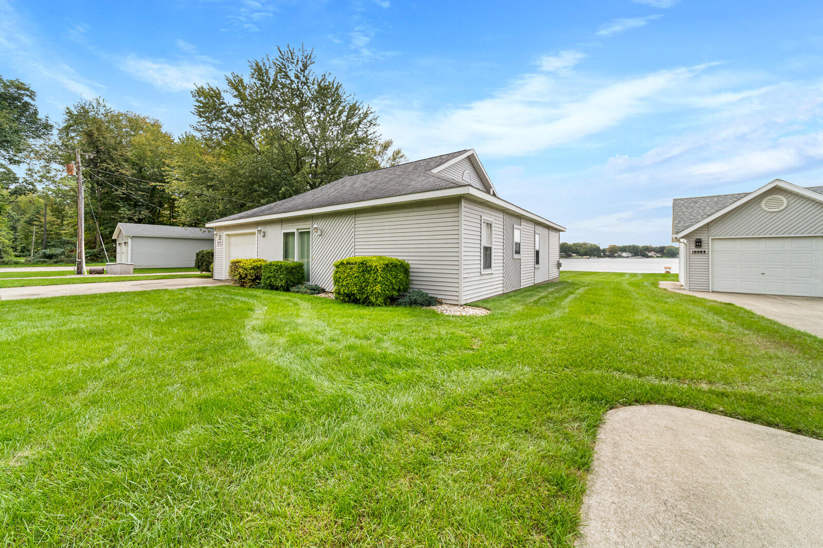19976 M-60 Property Photo 24