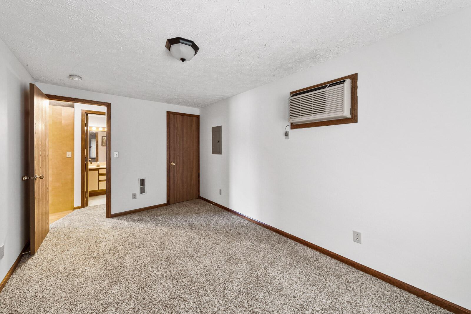 19976 M-60 Property Photo 38