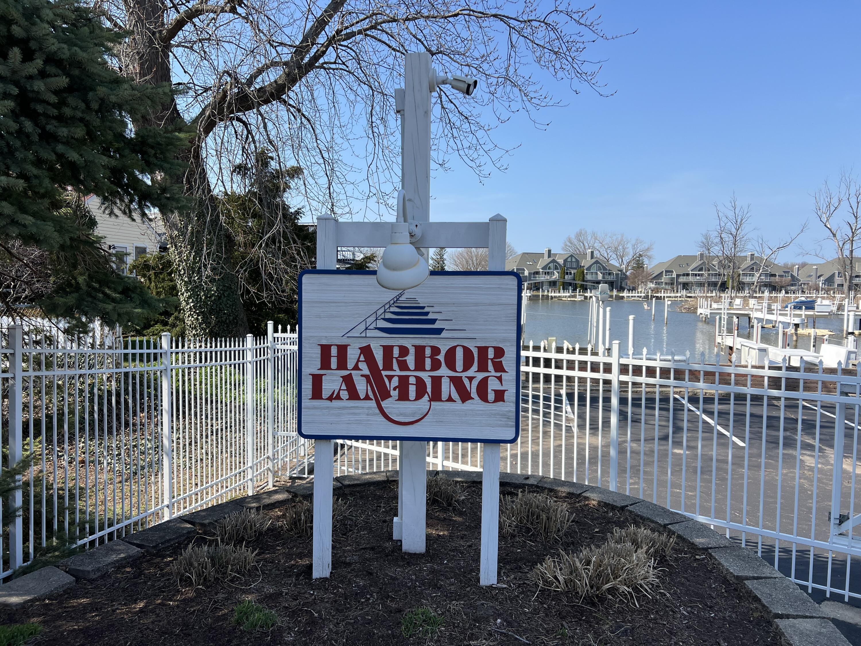 84 Harbor Landing Property Photo 6