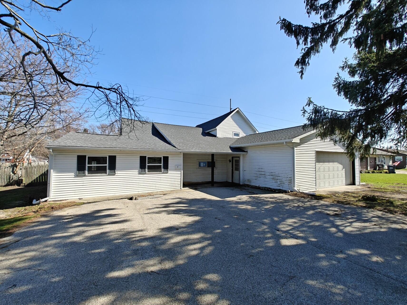 5587 E Karen Court Property Photo 1