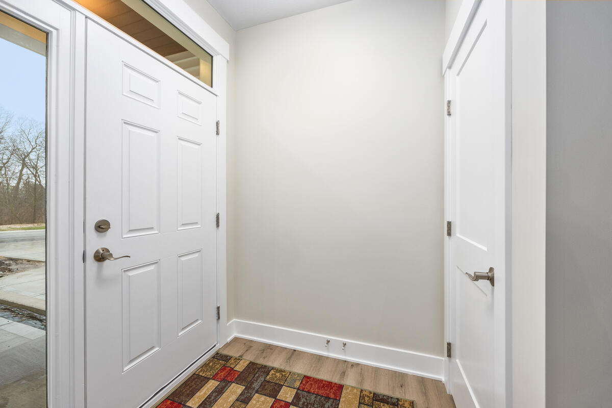 2221 Watertown Way Ne Property Photo 2