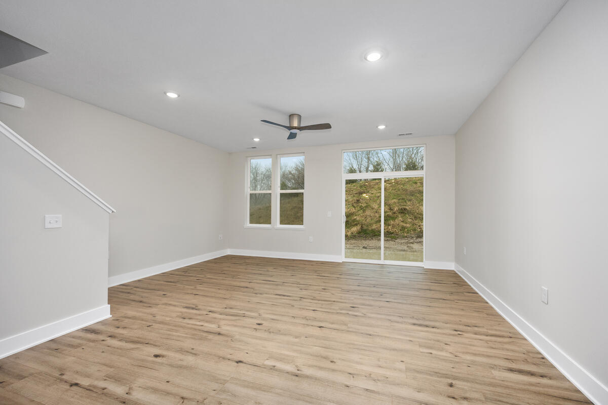 2221 Watertown Way Ne Property Photo 4