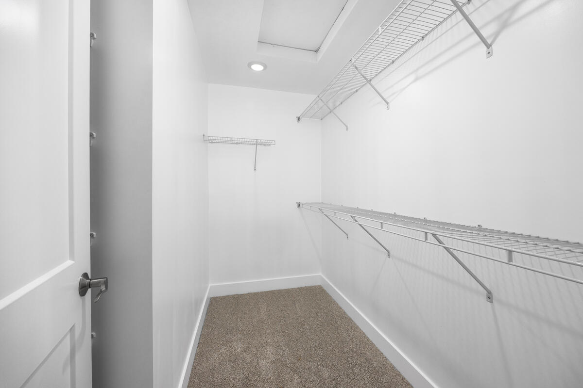 2221 Watertown Way Ne Property Photo 15