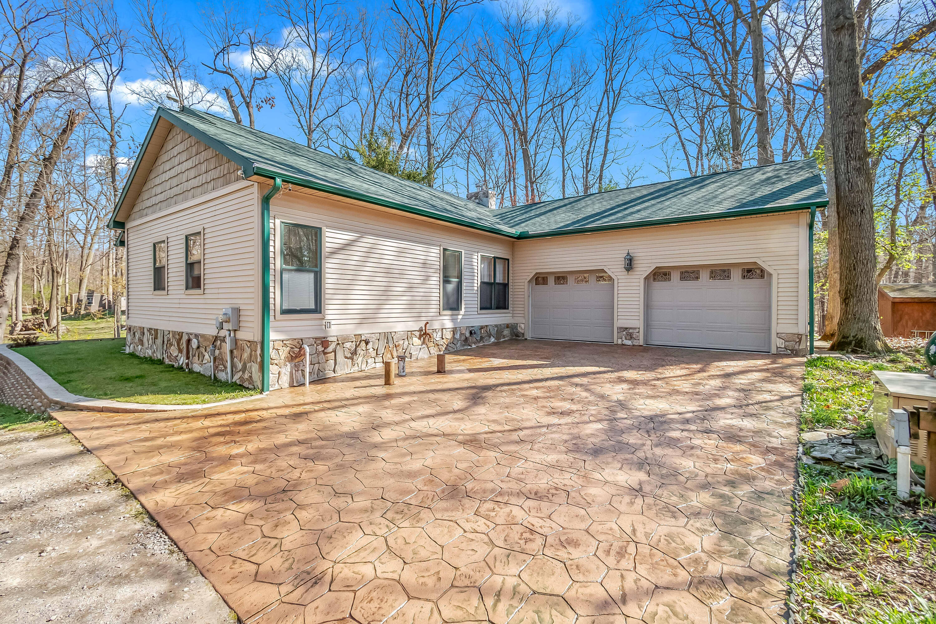 3553 Alpine Court Property Photo 3