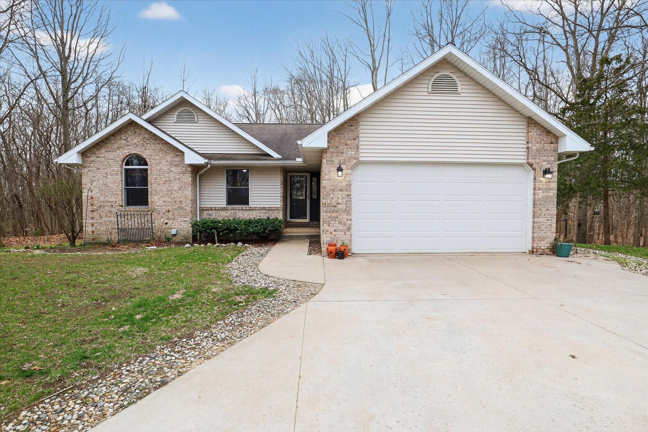 3652 Sawyer Road Property Photo 1