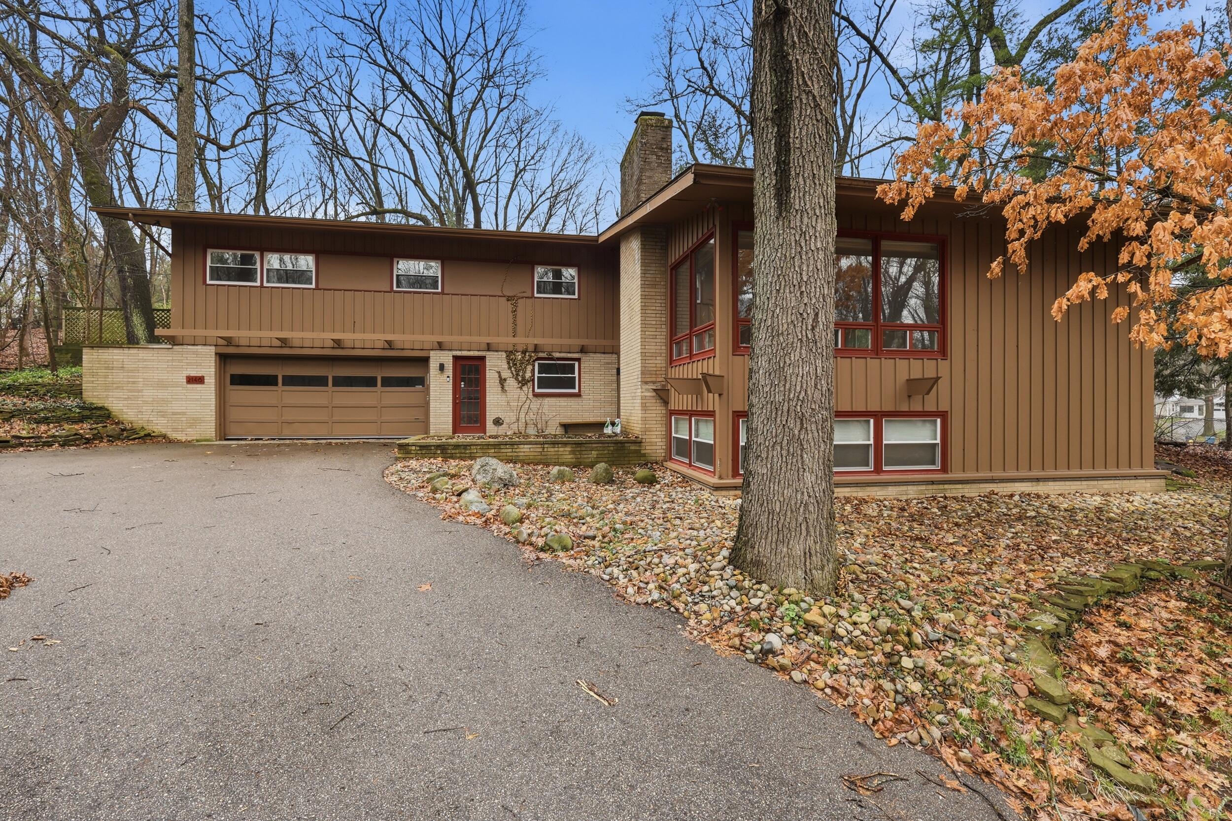 2146 Treehaven Drive Property Photo 3