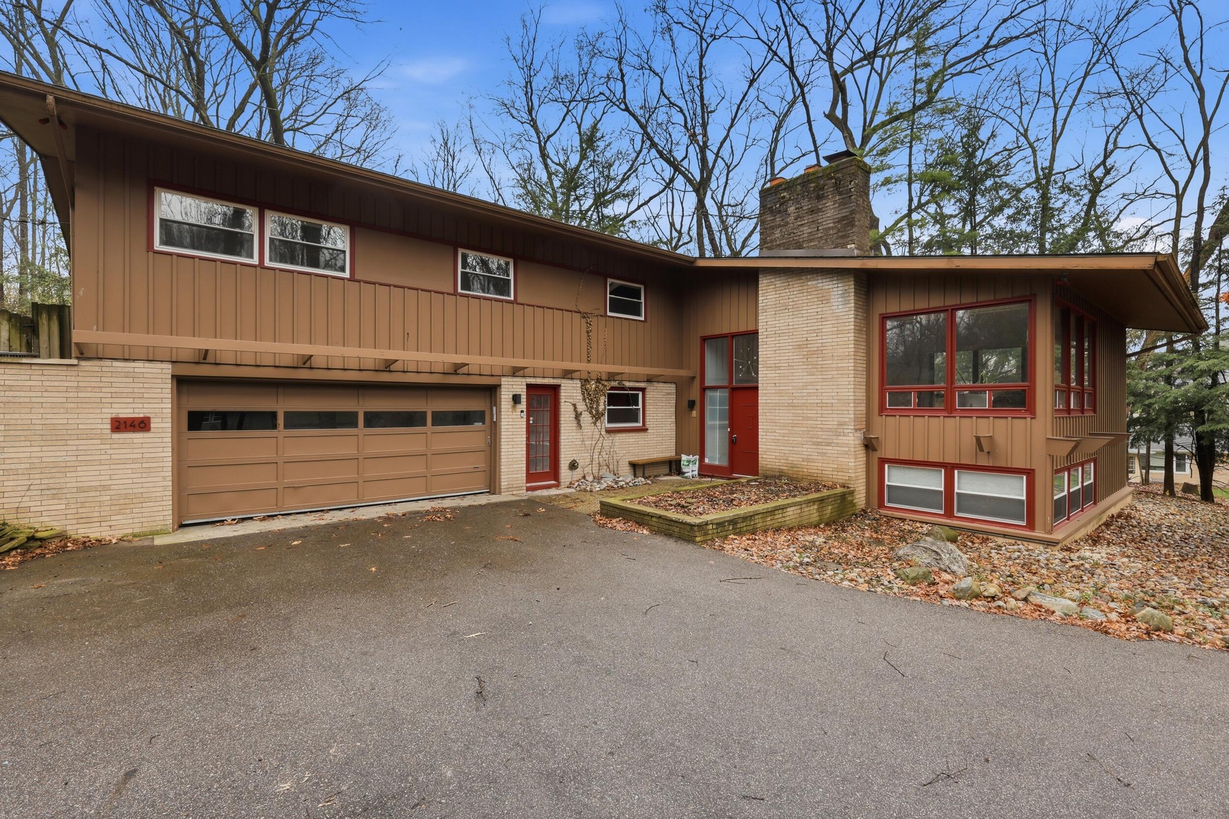 2146 Treehaven Drive Property Photo 4