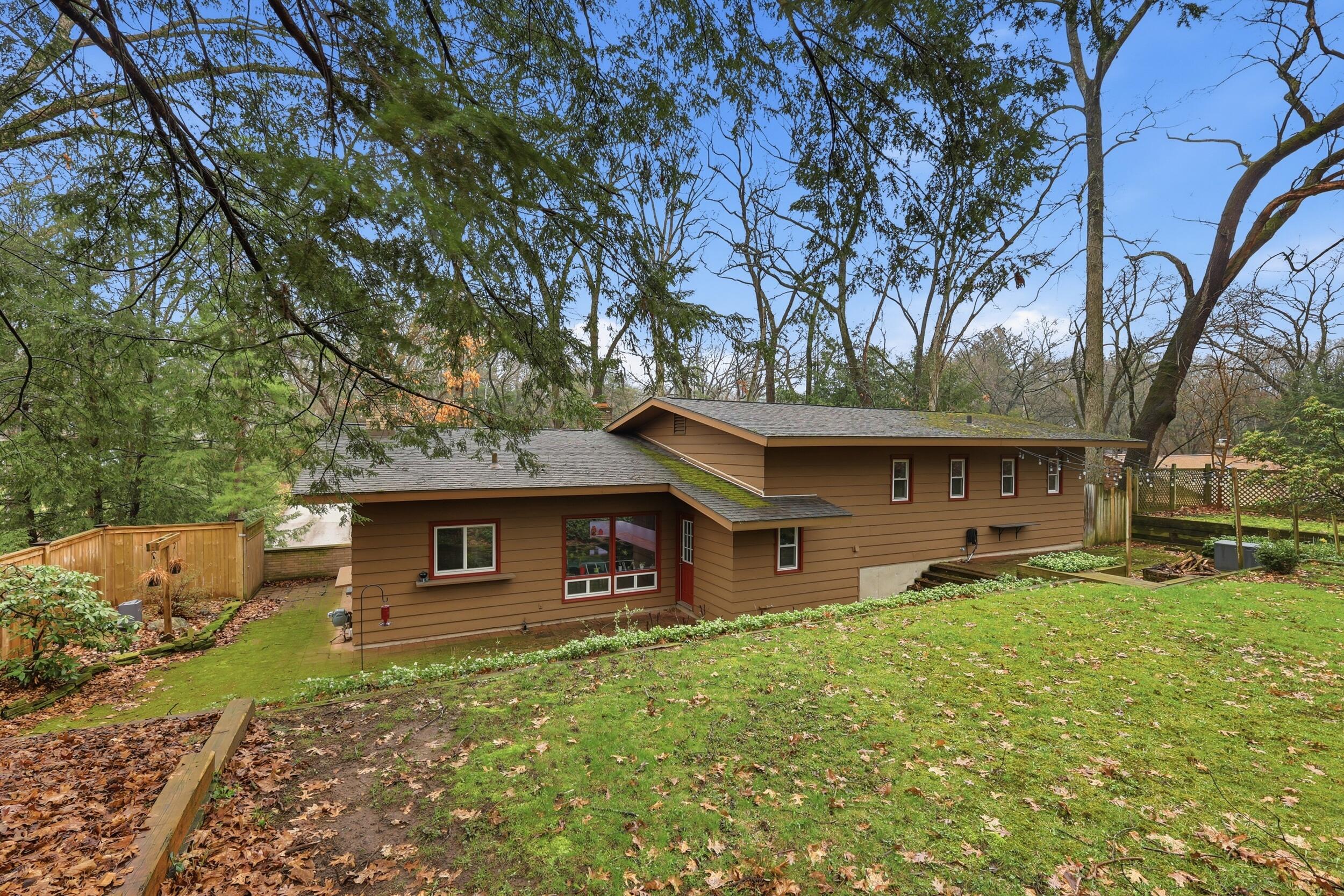 2146 Treehaven Drive Property Photo 7