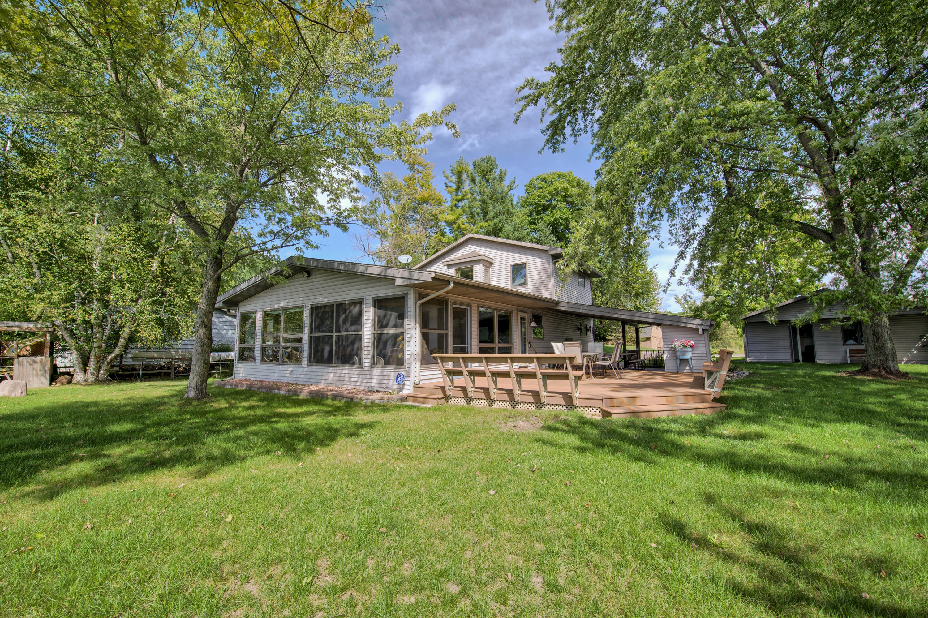 9471 Peninsula Drive