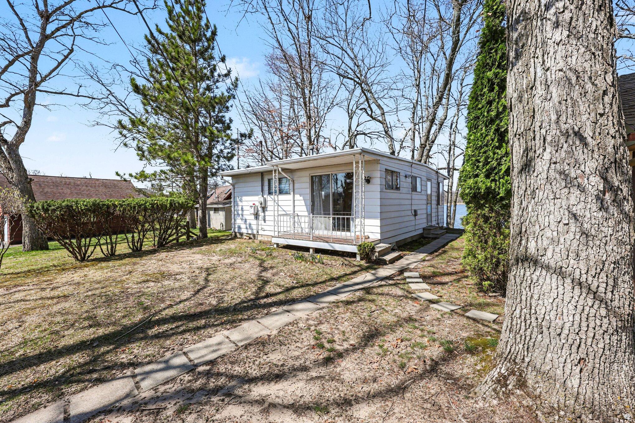 8941 Mott Drive Property Photo 1
