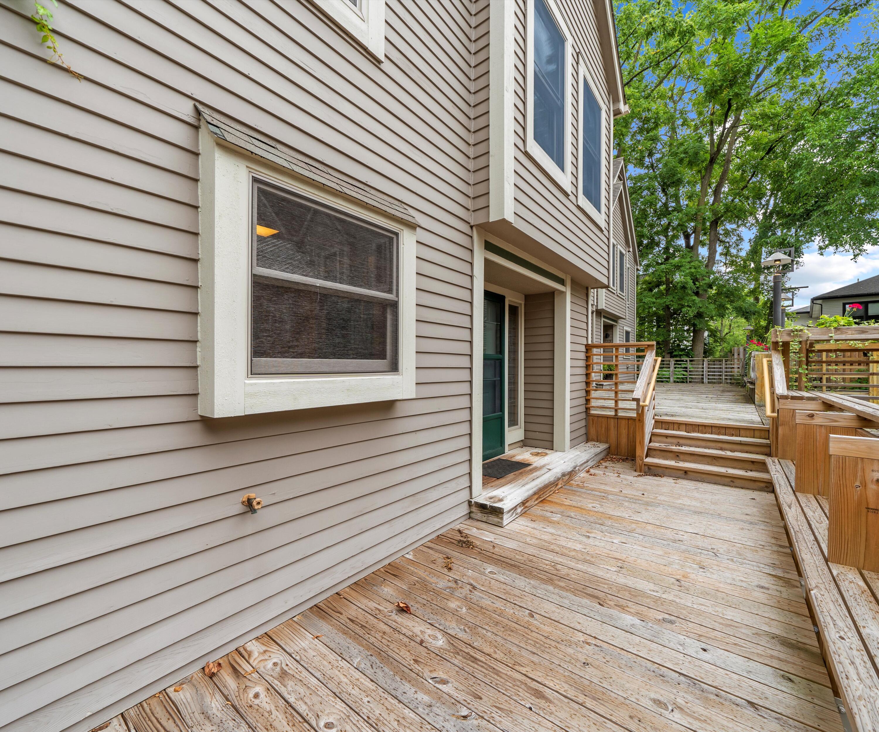 651 N 5th Avenue Property Photo 2