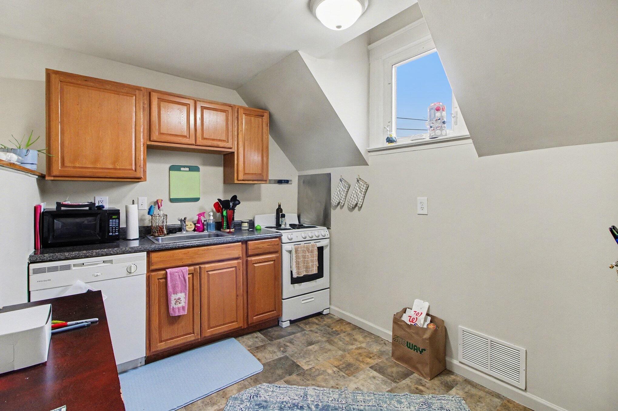 805 N Congress Street Property Photo 4