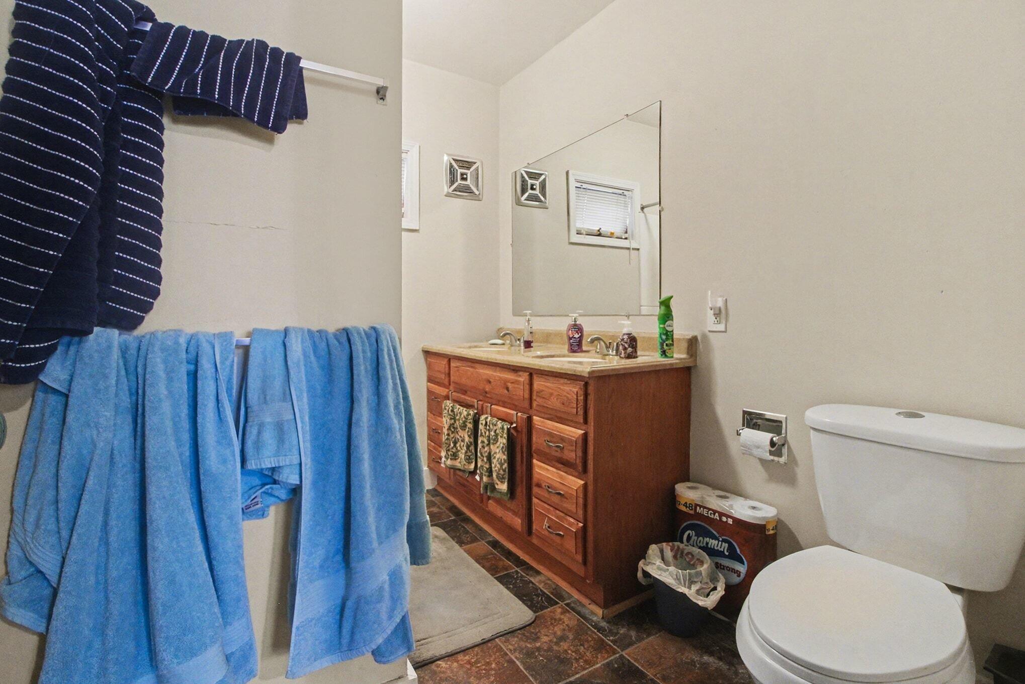 805 N Congress Street Property Photo 5