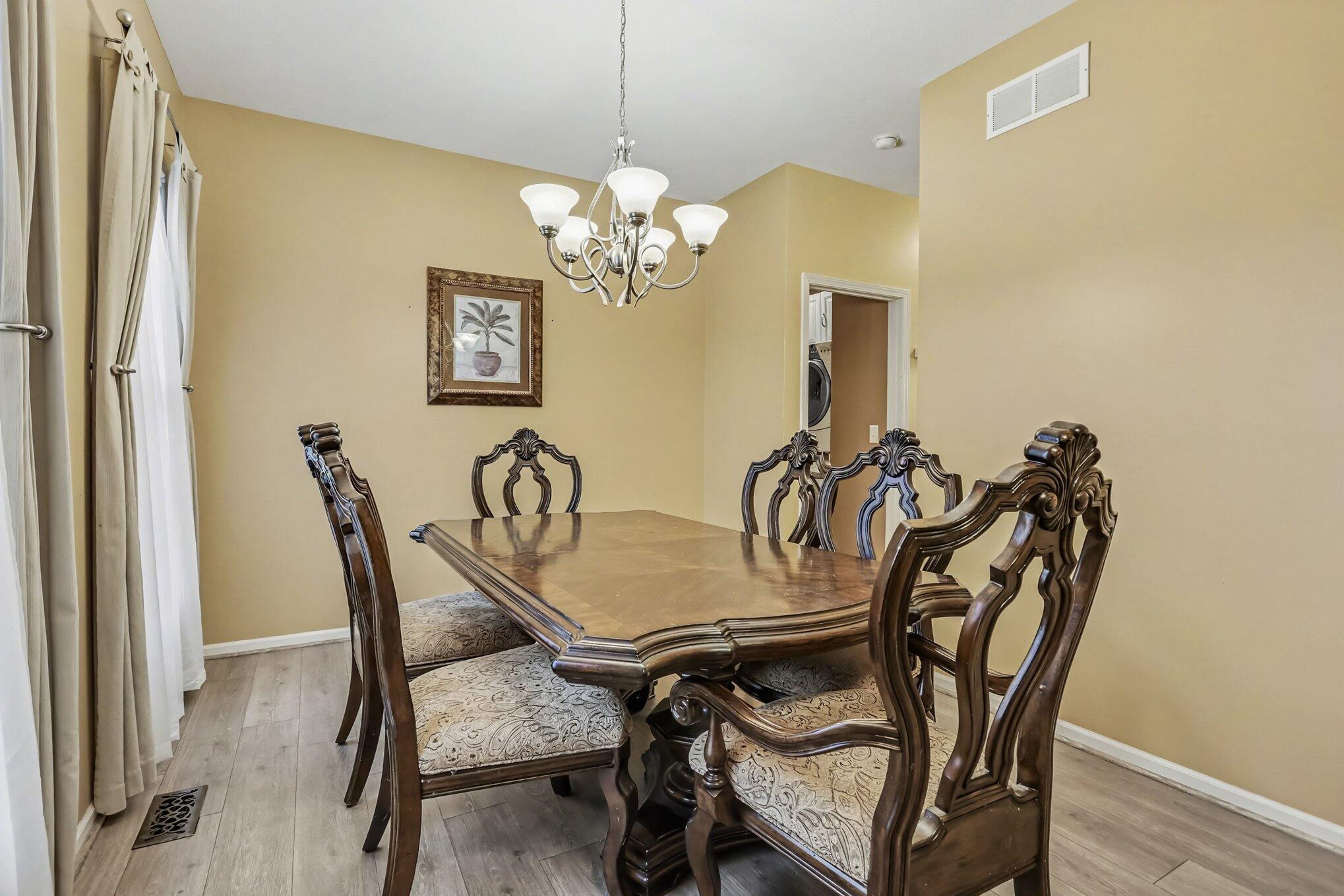 2233 Suncrest Breeze Property Photo 5