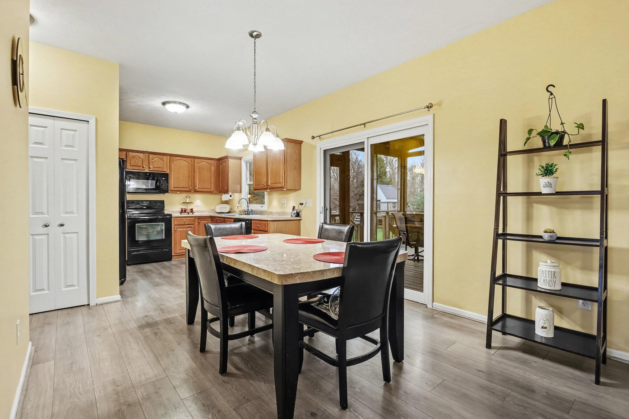 2233 Suncrest Breeze Property Photo 9