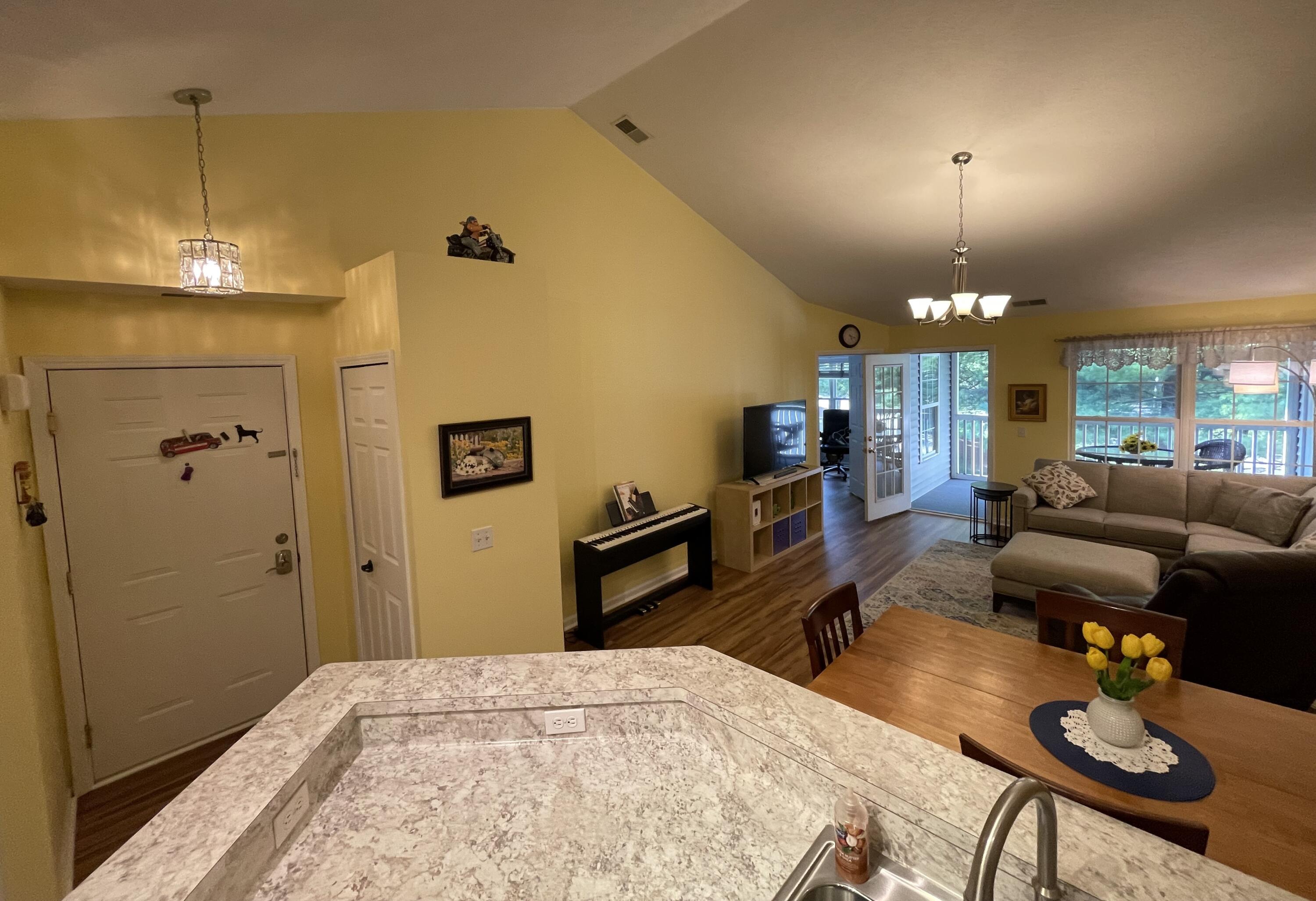 732 W Barrington Circle Property Photo 6
