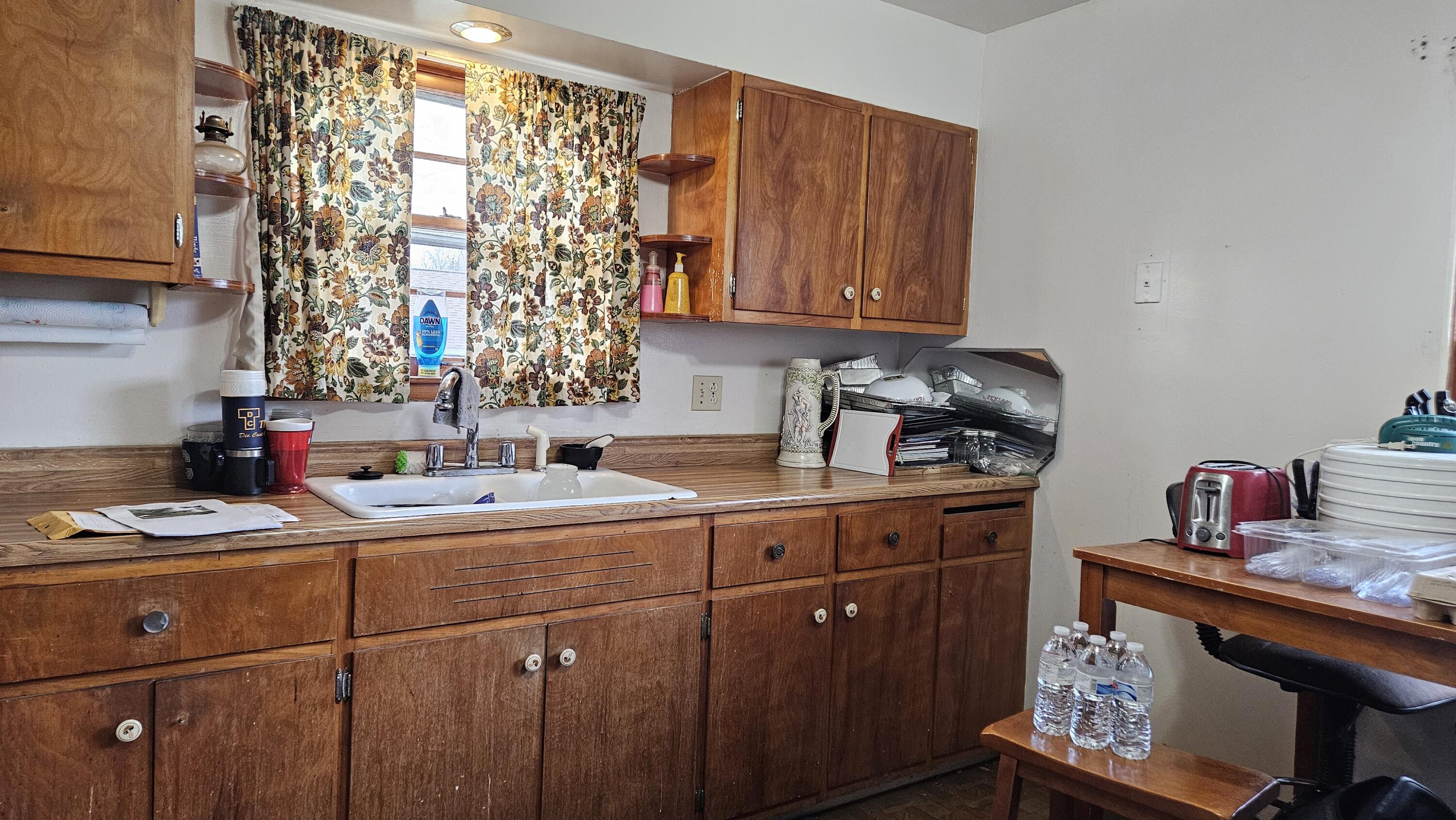 209 S Marshall Street Property Photo 3
