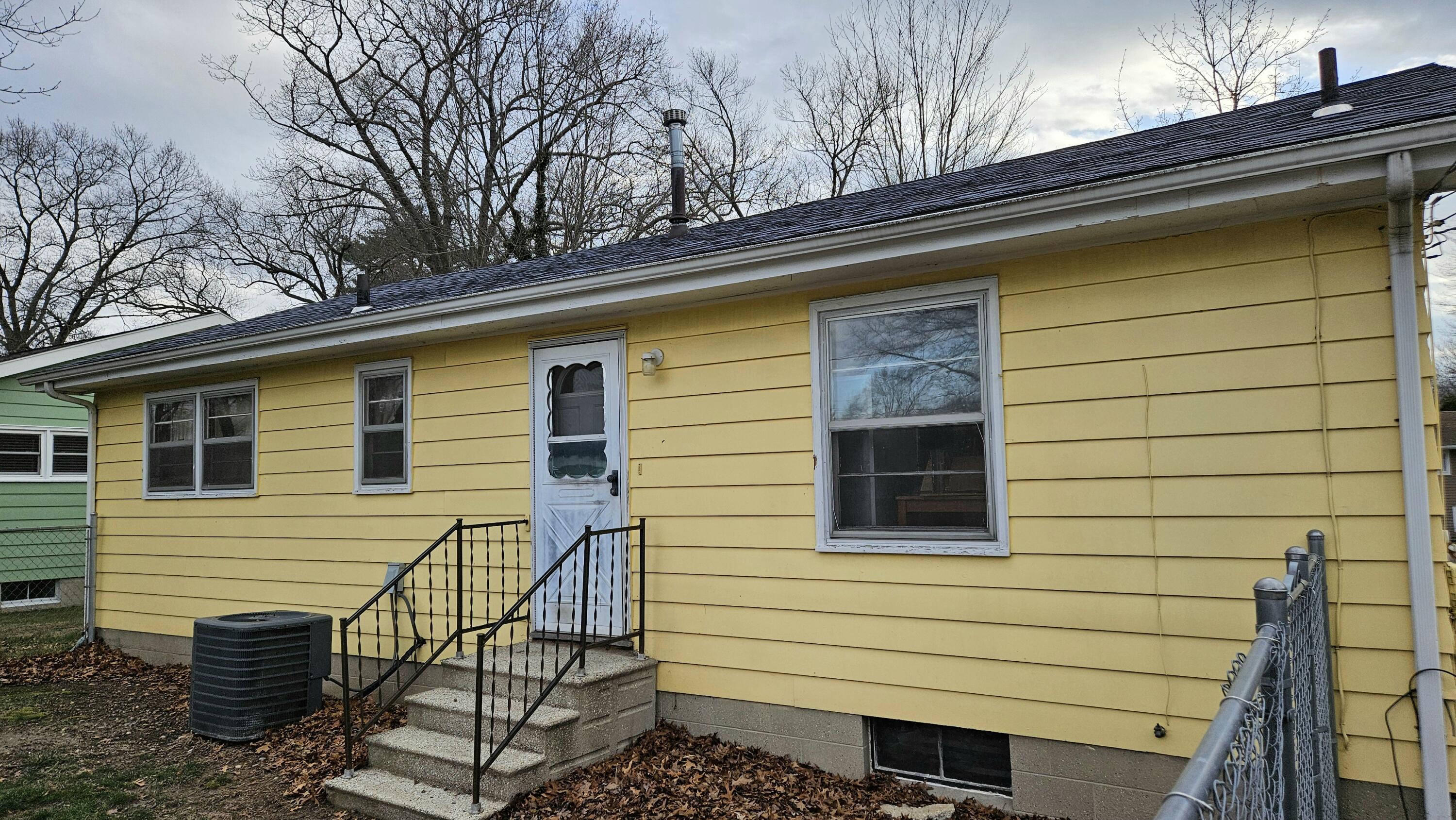 209 S Marshall Street Property Photo 4