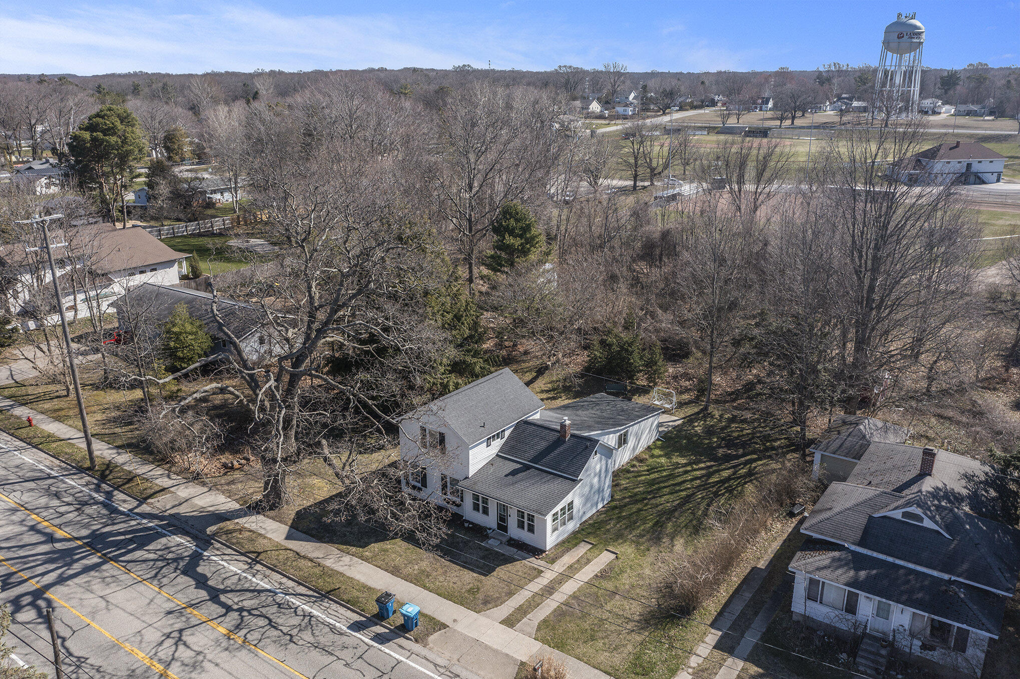 620 N Lakeshore Drive Property Photo 2