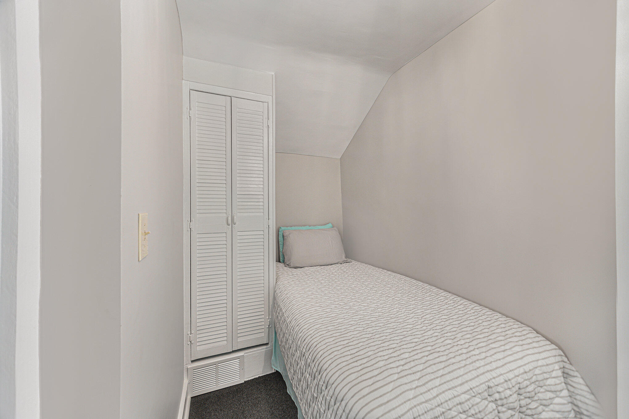 620 N Lakeshore Drive Property Photo 19