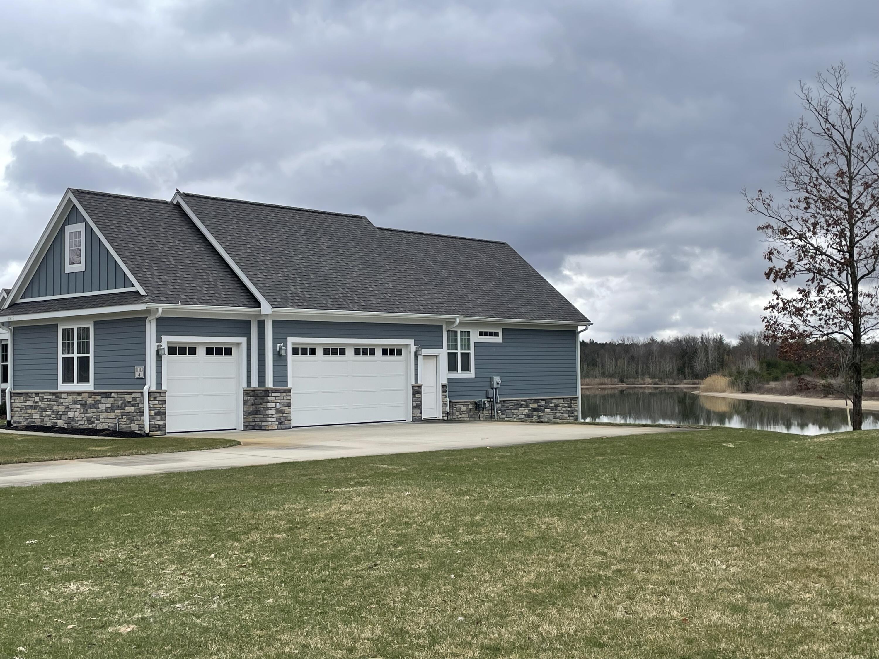 11415 Killarney Drive Property Photo 2