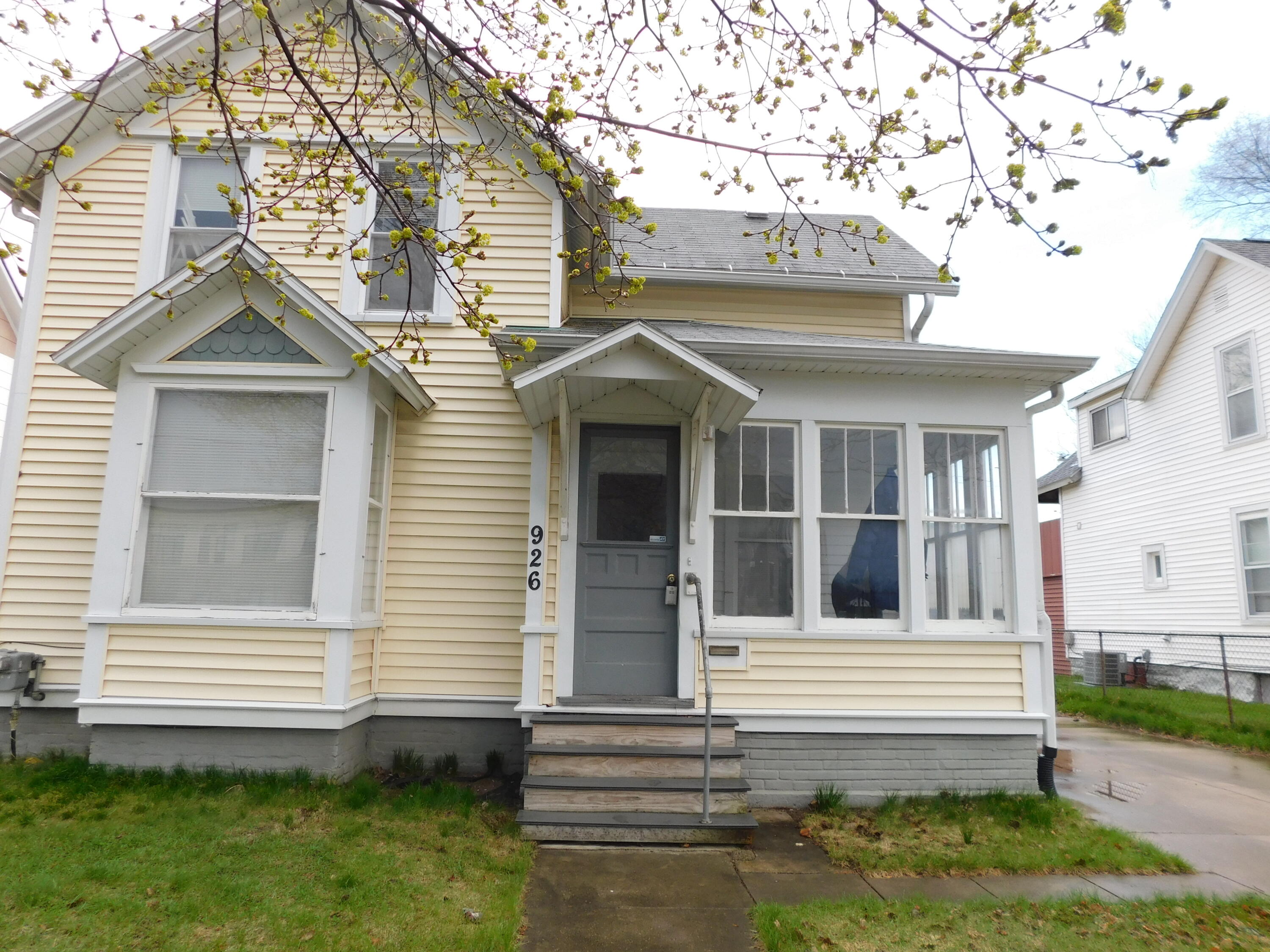 926 Cottage Avenue Property Photo 1