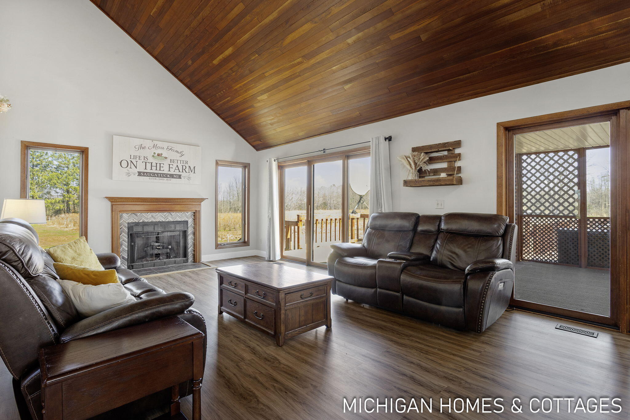 1661 68th Street Property Photo 6