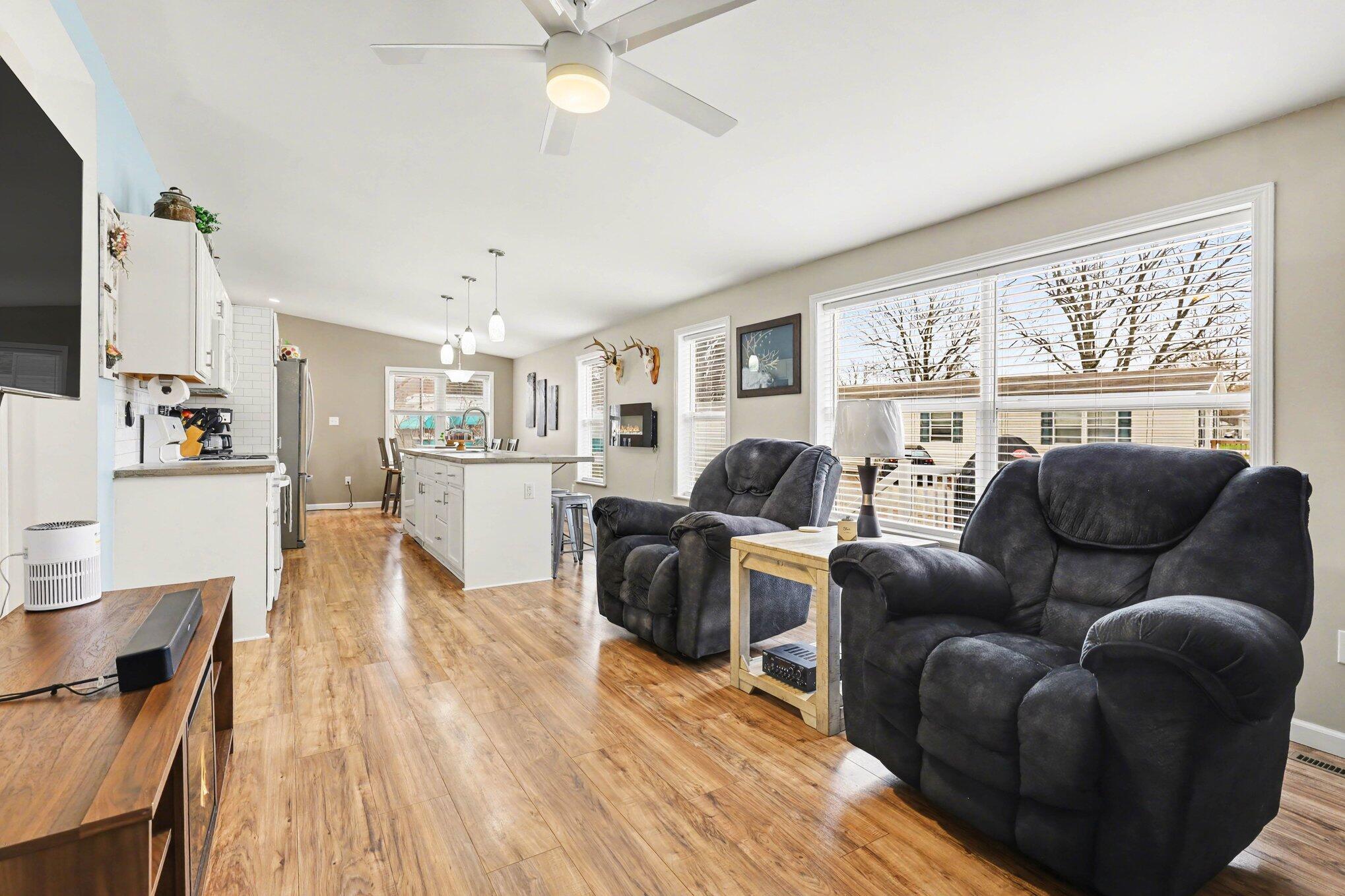 4595 Quebec Avenue Sw Property Photo 5