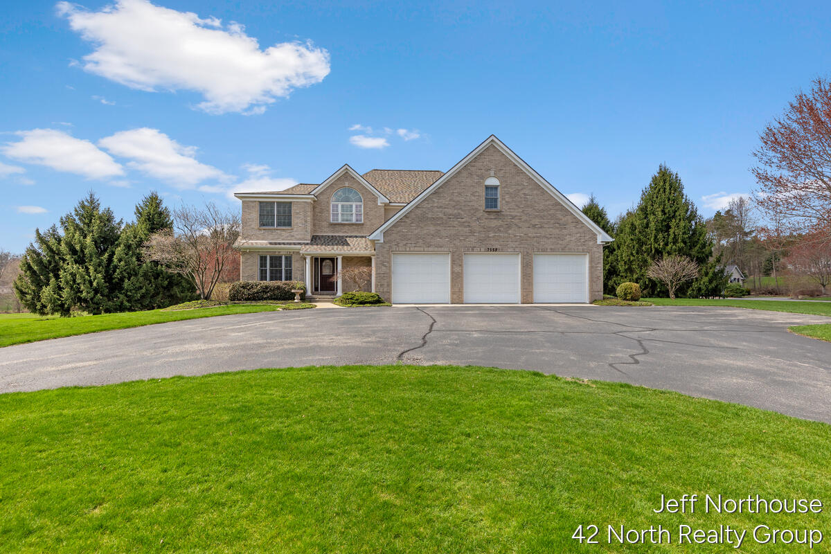 7553 Willow Pointe Drive Property Photo 1