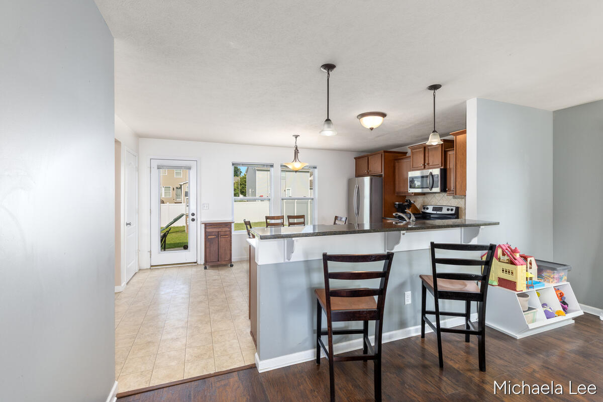 607 Nantucket Drive Property Photo 4