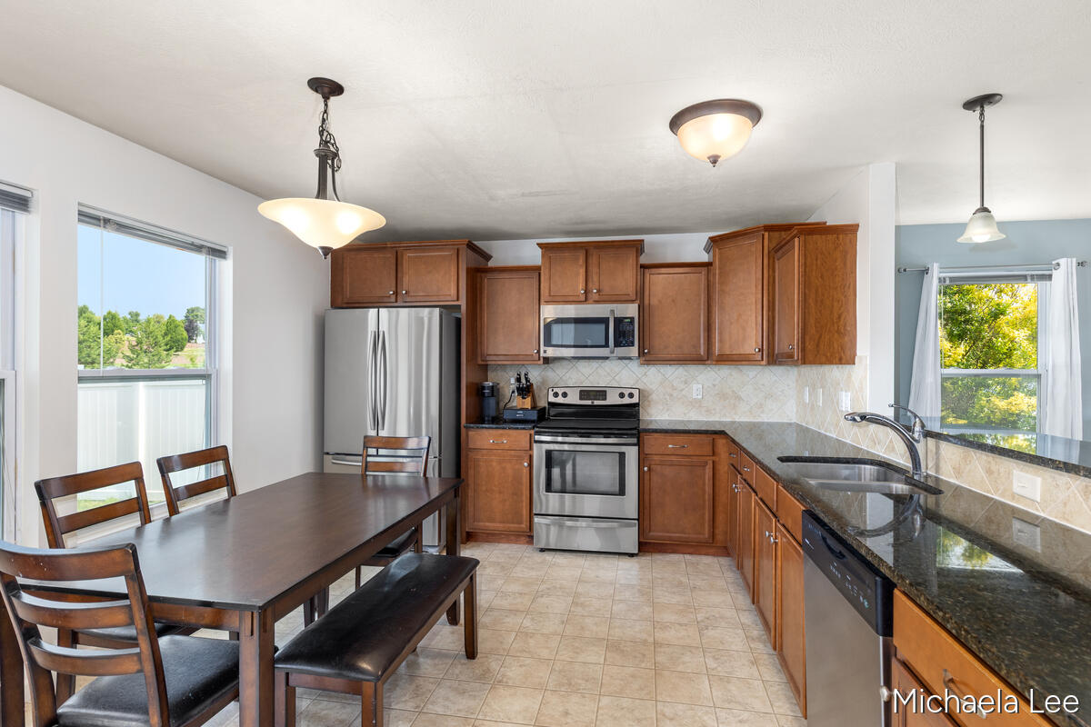607 Nantucket Drive Property Photo 5