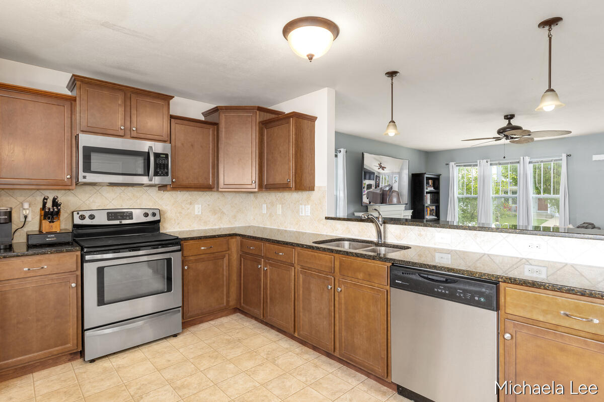 607 Nantucket Drive Property Photo 6