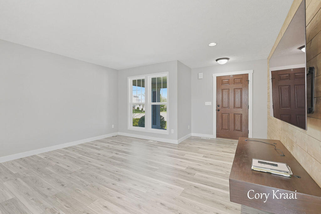 6233 Norfolk Drive Property Photo 7