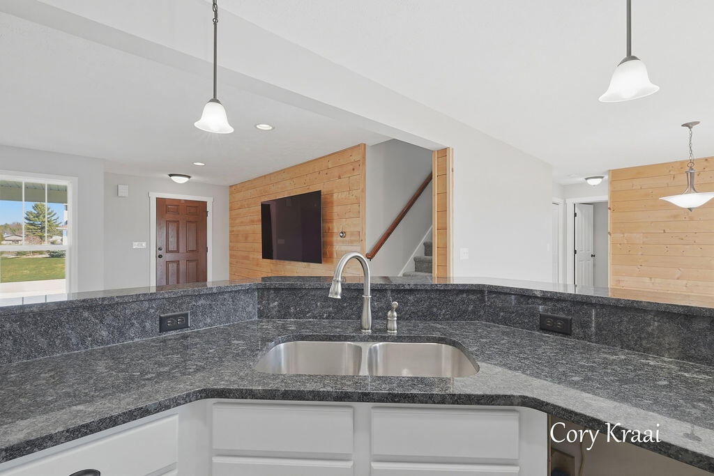6233 Norfolk Drive Property Photo 11